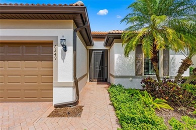 PREMIUM GOLF COURSE & WATER VIEW -- This beautiful home offers on Panther Run Golf Club in Florida - for sale on GolfHomes.com, golf home, golf lot