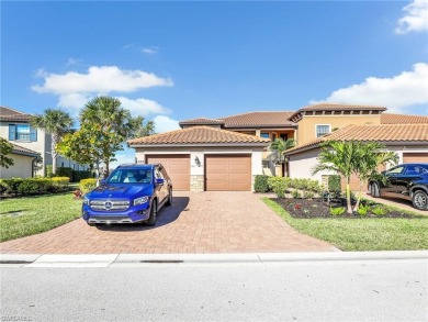 Experience resort-style living in this stunning 2+Den, 2-Bath on Esplanade Golf and  Country Club in Florida - for sale on GolfHomes.com, golf home, golf lot