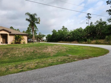 Prime oversized CORNER building site in the heart of Sarasota on Bobcat Trail Golf Club in Florida - for sale on GolfHomes.com, golf home, golf lot