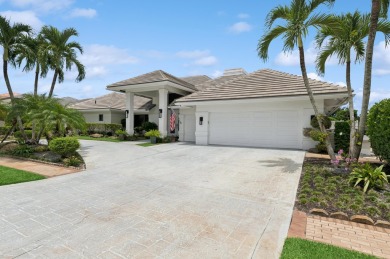 Elegant 4‑Bed, 51/2‑Bath Home in St. Andrews Country on St. Andrews Country Club of Boca Raton in Florida - for sale on GolfHomes.com, golf home, golf lot