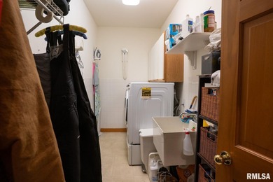 Over 4000 finished SF to enjoy in this 5BR/4.5BA home in highly on Piper Glen Golf Club in Illinois - for sale on GolfHomes.com, golf home, golf lot