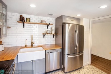 Gorgeous 2/2 condo in a desired golf community of PalmAire - on Palm-Aire Country Club and Resort - Palms in Florida - for sale on GolfHomes.com, golf home, golf lot