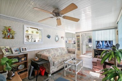 PRICE REDUCTION!!! Welcome to sunny Bradenton in this active 55+ on River Run Golf Links in Florida - for sale on GolfHomes.com, golf home, golf lot