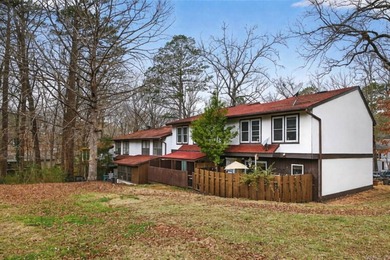 WOW! This townhome has been completely updated with quality and on DeSoto Golf Course in Arkansas - for sale on GolfHomes.com, golf home, golf lot