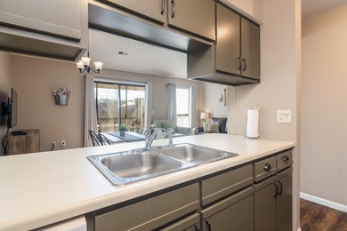 Beautiful, 1-bedroom/1-bath condo overlooking the 18th fairway on Pointe Royale Village Country Club in Missouri - for sale on GolfHomes.com, golf home, golf lot