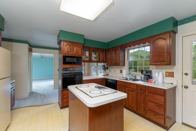 Lovingly maintained 2BR/2BA home with bonus room and extra-large on Mill Creek Country Club in North Carolina - for sale on GolfHomes.com, golf home, golf lot
