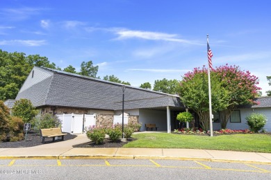 Immaculate Oxford model w/2 BR & 2 full baths, dining room on Leisure Village West Assoc. in New Jersey - for sale on GolfHomes.com, golf home, golf lot