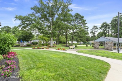 Immaculate Oxford model w/2 BR & 2 full baths, dining room on Leisure Village West Assoc. in New Jersey - for sale on GolfHomes.com, golf home, golf lot