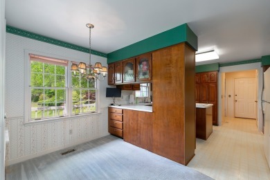 Lovingly maintained 2BR/2BA home with bonus room and extra-large on Mill Creek Country Club in North Carolina - for sale on GolfHomes.com, golf home, golf lot