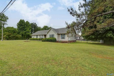 PRIME location convenient to Twin Lakes Golf Course, Arab city on Twin Lakes Golf Course in Alabama - for sale on GolfHomes.com, golf home, golf lot