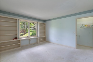 Lovingly maintained 2BR/2BA home with bonus room and extra-large on Mill Creek Country Club in North Carolina - for sale on GolfHomes.com, golf home, golf lot