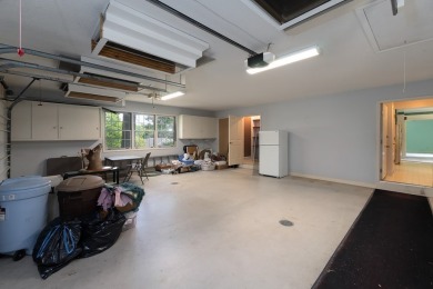 Lovingly maintained 2BR/2BA home with bonus room and extra-large on Mill Creek Country Club in North Carolina - for sale on GolfHomes.com, golf home, golf lot