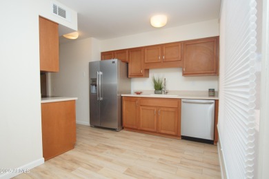 This charming home offers 2 bedrooms, 2 bathrooms, plus a on Pebblebrook Golf Course in Arizona - for sale on GolfHomes.com, golf home, golf lot