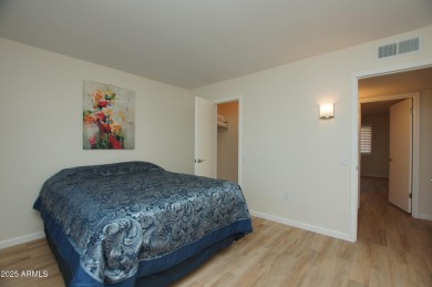 This charming home offers 2 bedrooms, 2 bathrooms, plus a on Pebblebrook Golf Course in Arizona - for sale on GolfHomes.com, golf home, golf lot