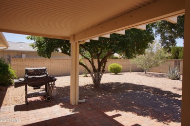 This charming home offers 2 bedrooms, 2 bathrooms, plus a on Pebblebrook Golf Course in Arizona - for sale on GolfHomes.com, golf home, golf lot