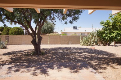 This charming home offers 2 bedrooms, 2 bathrooms, plus a on Pebblebrook Golf Course in Arizona - for sale on GolfHomes.com, golf home, golf lot