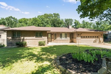 Wonderful home in the Somerset Subdivision! Well-maintained home on Bella Vista Country Club and Golf Course in Arkansas - for sale on GolfHomes.com, golf home, golf lot