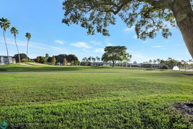 BACK ON MARKET-BUYER DID'NT QUALIFY-THEIR LOSE YOUR GAIN! LOVELY on Wynmoor Golf Course in Florida - for sale on GolfHomes.com, golf home, golf lot