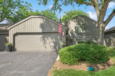 Welcome to this beautifully updated townhome in sought-after on Pine Meadow Golf Club in Illinois - for sale on GolfHomes.com, golf home, golf lot