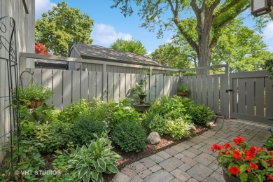 Welcome to this beautifully updated townhome in sought-after on Pine Meadow Golf Club in Illinois - for sale on GolfHomes.com, golf home, golf lot