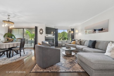 Welcome to this beautifully updated townhome in sought-after on Pine Meadow Golf Club in Illinois - for sale on GolfHomes.com, golf home, golf lot
