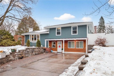 Great opportunity Multi-level house with rooms for everyone! 5 on Manitou Ridge Golf Course in Minnesota - for sale on GolfHomes.com, golf home, golf lot