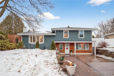 Great opportunity Multi-level house with rooms for everyone! 5 on Manitou Ridge Golf Course in Minnesota - for sale on GolfHomes.com, golf home, golf lot