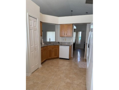 This 2BR, 2B home is maintained beautifully inside and outside on Plantation Golf Club in Florida - for sale on GolfHomes.com, golf home, golf lot