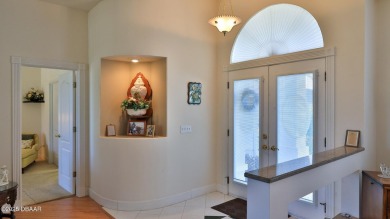 A meticulous 3 bedroom, 2 bath with an attached 2 car garage on Spruce Creek Golf Club in Florida - for sale on GolfHomes.com, golf home, golf lot