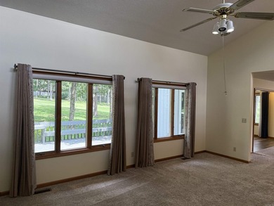 INDIAN HILLS GOLF COURSE BEAUTY!!  Step into the entryway & be on Indian Hills Country Club in Arkansas - for sale on GolfHomes.com, golf home, golf lot