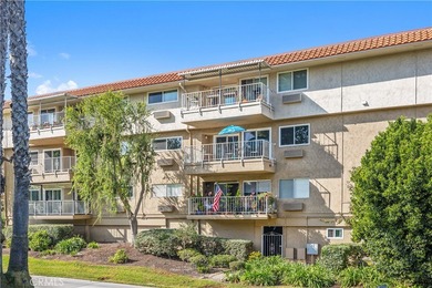 YOU WILL NOT WANT TO MISS THIS BEAUTIFULLY REMODELED GARDEN on Leisure Village Par 3 Golf Course in California - for sale on GolfHomes.com, golf home, golf lot