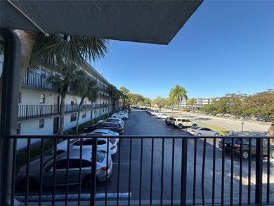 Welcome to beautiful Boca Raton! This move-in ready unit is a on Boca Dunes Golf and Country Club in Florida - for sale on GolfHomes.com, golf home, golf lot