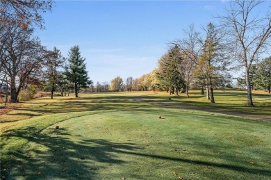 Don't miss seeing this newer one level 3 bedroom, 2 bath home on River Falls Golf Club in Wisconsin - for sale on GolfHomes.com, golf home, golf lot