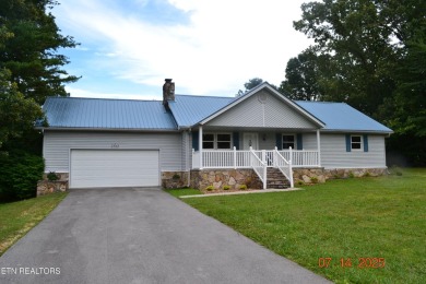 LAKE TANI GOLF COURSE HOME.  Over 1800 square feet of living on Lake Tansi Village Country Club in Tennessee - for sale on GolfHomes.com, golf home, golf lot