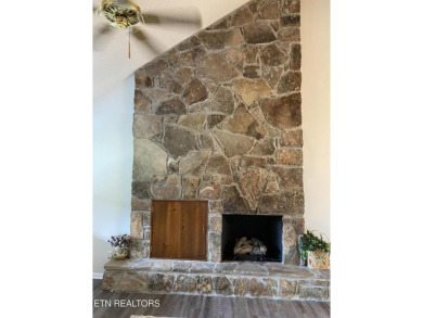 LAKE TANI GOLF COURSE HOME.  Over 1800 square feet of living on Lake Tansi Village Country Club in Tennessee - for sale on GolfHomes.com, golf home, golf lot