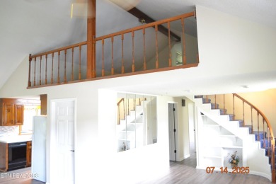 LAKE TANI GOLF COURSE HOME.  Over 1800 square feet of living on Lake Tansi Village Country Club in Tennessee - for sale on GolfHomes.com, golf home, golf lot