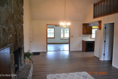 LAKE TANI GOLF COURSE HOME.  Over 1800 square feet of living on Lake Tansi Village Country Club in Tennessee - for sale on GolfHomes.com, golf home, golf lot