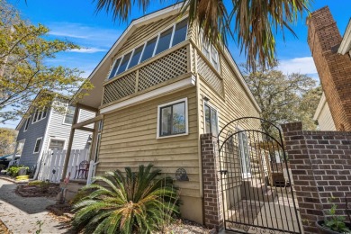 Beautifully remodeled and fully furnished 3 bedroom, 2 bath home on Beachwood Golf Club in South Carolina - for sale on GolfHomes.com, golf home, golf lot