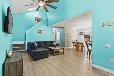 Beautifully remodeled and fully furnished 3 bedroom, 2 bath home on Beachwood Golf Club in South Carolina - for sale on GolfHomes.com, golf home, golf lot