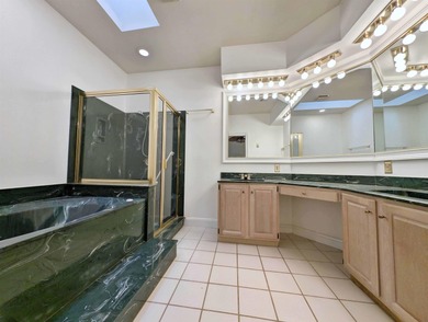 Great floor plan! This home is spacious and gives you lots of on Heritage Club in South Carolina - for sale on GolfHomes.com, golf home, golf lot