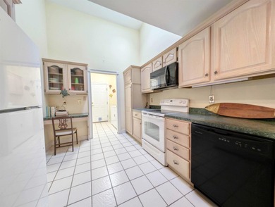 Great floor plan! This home is spacious and gives you lots of on Heritage Club in South Carolina - for sale on GolfHomes.com, golf home, golf lot