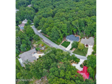 Welcome to a beautifully maintained ranch home, ideally situated on Heatherhurst Golf Course in Tennessee - for sale on GolfHomes.com, golf home, golf lot