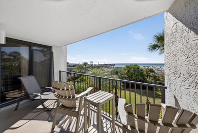 This beautifully appointed 2-bedroom, 2-bath condo is move-in or on Sandestin Golf and Beach Resort - The Links in Florida - for sale on GolfHomes.com, golf home, golf lot