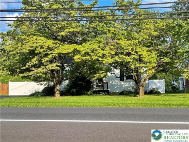 Beautiful Single and VERY LOW maintenance home in the upscale on Wyoming Valley Country Club in Pennsylvania - for sale on GolfHomes.com, golf home, golf lot