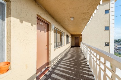CHARMING ONE BEDROOM CONDO WITH RESORT-STYLE AMENTIES. Welcome on Seminole Lake Country Club in Florida - for sale on GolfHomes.com, golf home, golf lot