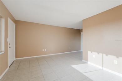 CHARMING ONE BEDROOM CONDO WITH RESORT-STYLE AMENTIES. Welcome on Seminole Lake Country Club in Florida - for sale on GolfHomes.com, golf home, golf lot