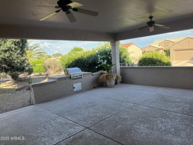 2 bedroom 2 bath home with living room, dining area,Great room on Sun City Grand Golf Couse and Club in Arizona - for sale on GolfHomes.com, golf home, golf lot