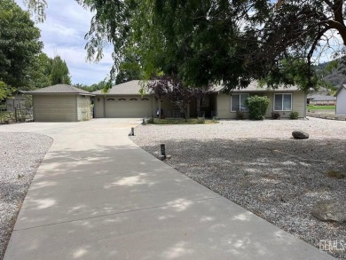 Enjoy peaceful golf course living in this beautifully maintained on Oak Tree Country Club in California - for sale on GolfHomes.com, golf home, golf lot