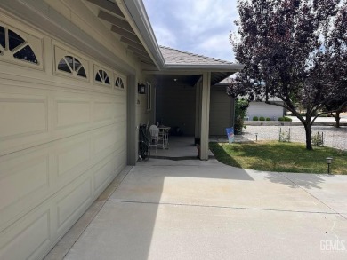 Enjoy peaceful golf course living in this beautifully maintained on Oak Tree Country Club in California - for sale on GolfHomes.com, golf home, golf lot