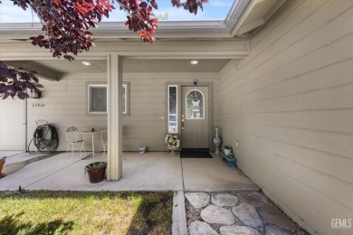 Enjoy peaceful golf course living in this beautifully maintained on Oak Tree Country Club in California - for sale on GolfHomes.com, golf home, golf lot